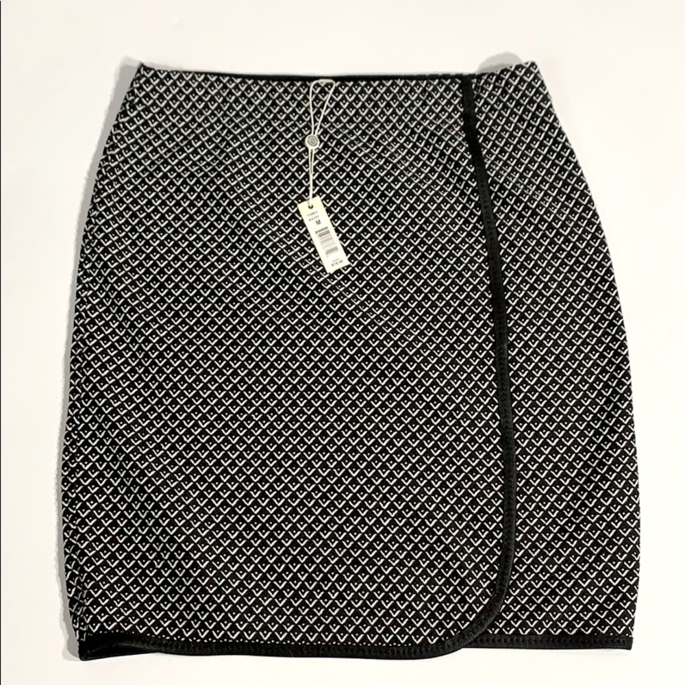 NWT Max Studio Blk/Ivo Skirt